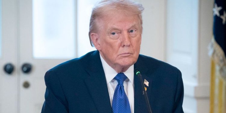 Key Republicans flip, kill effort to restrain Trump’s policing power over Venezuela