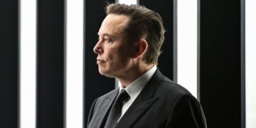 SpaceX hit by surging AI costs as insiders prepare to sell their shares